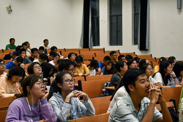 190924社团纳新宣讲庄培霖03